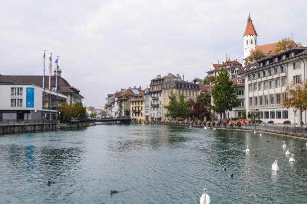 トゥーンのパノラマ - landscape house water lake thun ストックフォトと画像