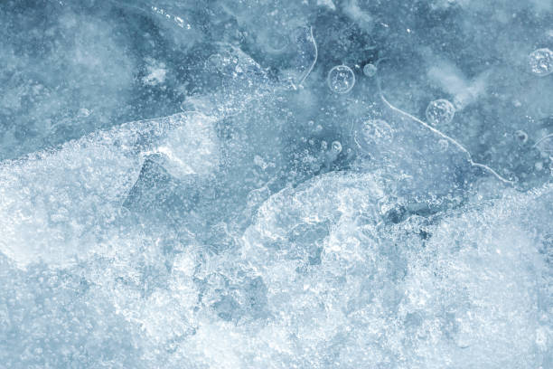 fondo con textura de bloque de hielo congelado de cristal - ice crystal textured ice winter fotografías e imágenes de stock