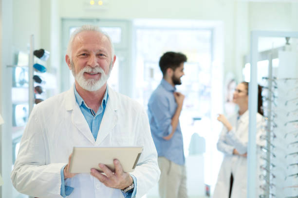 istock Medical worker in the optic shop 1126487872