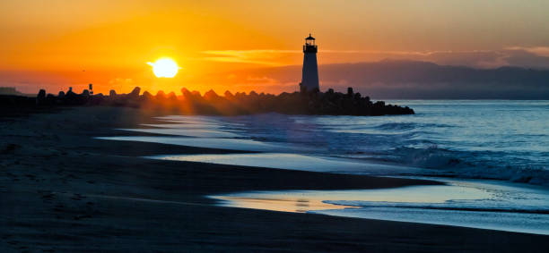 istock Santa Cruz Walton Lighthouse in the morning 1126499823