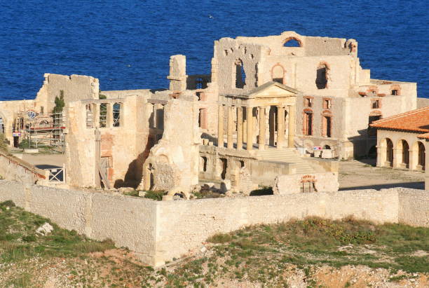 Ruins of Ratonneau Island, off Marseille. Remains of the old hospital of Caroline, built between 1823 and 1828 in the archipelago of Friuli. It was used for travelers in quarantine in case of yellow fever. frioul archipelago stock pictures, royalty-free photos & images