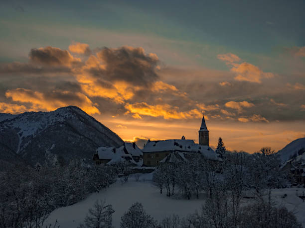 istock Unha sunset covered by snow 1126513627