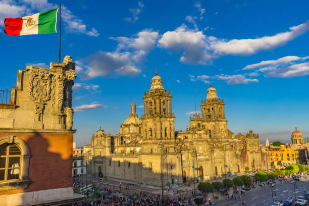 Zócalo Iglesias Cúpulas De La Ciudad De México México - Banco de fotos e  imágenes de stock - iStock