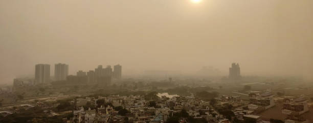 contaminación del aire de delhi. - contaminación del aire fotografías e imágenes de stock