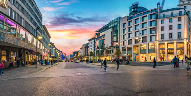 panorama des stadtzentrums in pforzheim bei sonnenuntergang - stuttgart stock-fotos und bilder