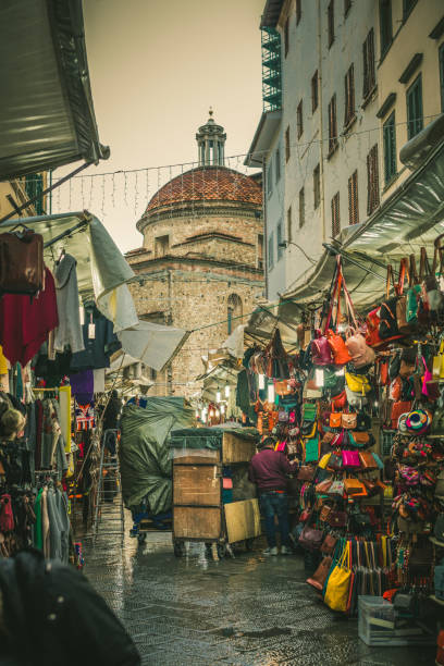 istock Alley of florence 1126701491