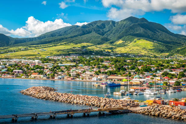 cruceros a port zante, basseterre, saint kitts. - san cristóbal y nieves fotografías e imágenes de stock