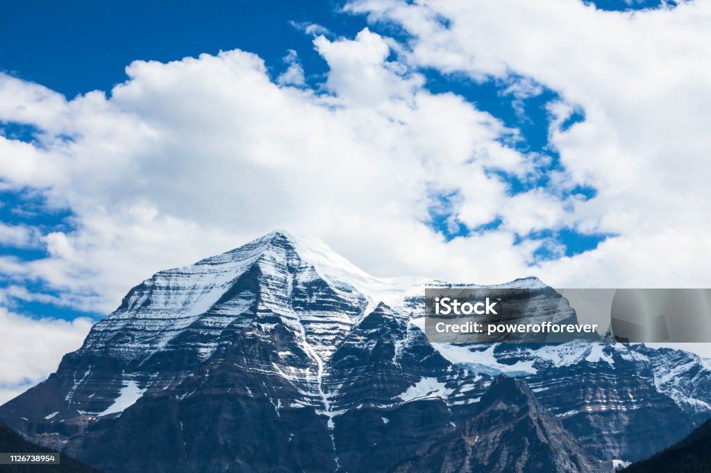 Mt Robson in the Canadian Rocky Mountains of British Columbia, Canada Mt Robson at Mount Robson Provincial Park in the Canadian Rockies of British Columbia, Canada. Beauty Stock Photo