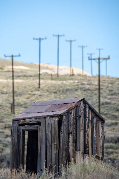 istock Abandoned shack and power lines in a California ghost town 1126805290