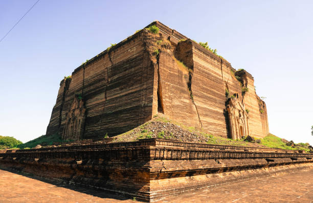 istock Mingun Pahtodawgyi 1126829093