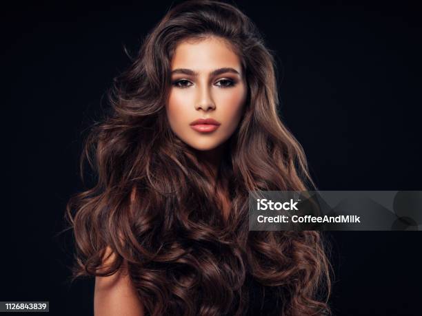 Brown Haired Woman With Curly Hairstyle Stock Photo - Download Image Now -  Hair, Women, One Woman Only - iStock