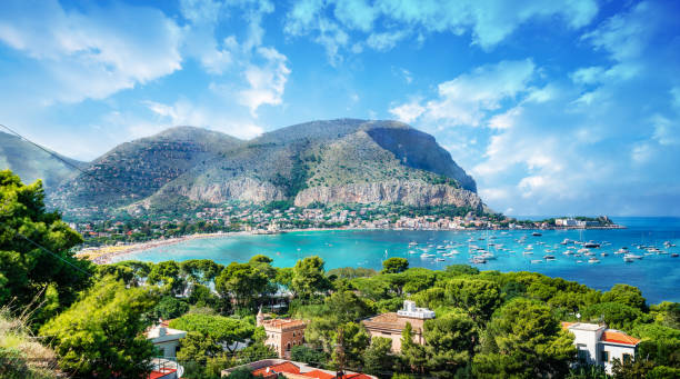 Gulf of Mondello and Monte Pellegrino View of the gulf of Mondello and Monte Pellegrino, Palermo, Sicily island, Italy sicily stock pictures, royalty-free photos & images