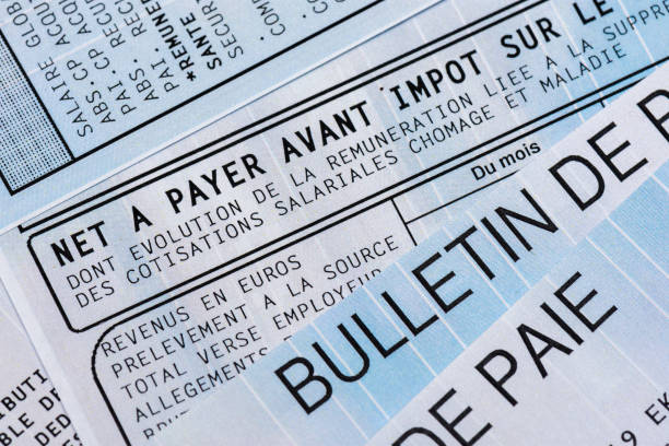 istock French payroll with income tax deduction 1126872619