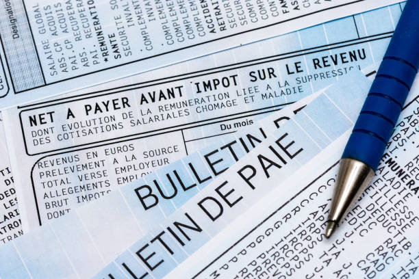 istock French payroll with income tax deduction 1126872812