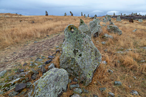 아르메니아 스톤헨지입니다. - european culture megalith observatory rock 뉴스 사진 이미지