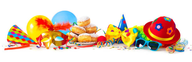 carnaval o fiesta con donuts, globos, serpentinas y confeti y cara divertida - fasching fotografías e imágenes de stock