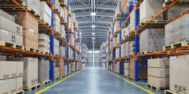 depósito o almacenamiento y estanterías con cajas de cartón. fondo industrial. - warehouse fotografías e imágenes de stock