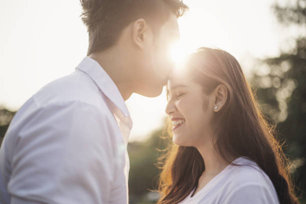 istock Kissing on Valentine's day 1126963606