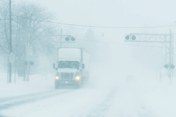 condução perigosa do inverno - 4537 - fotografias e filmes do acervo