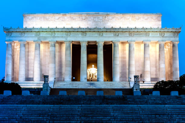 istock Abraham Lincoln Memorial 1127087194