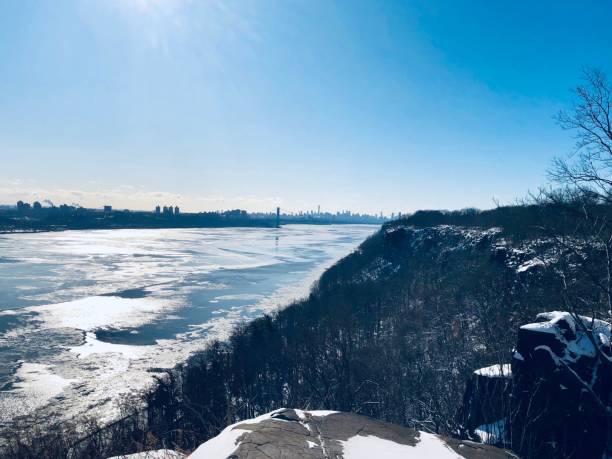istock Frozen Hudson River and blue skies 1127090035