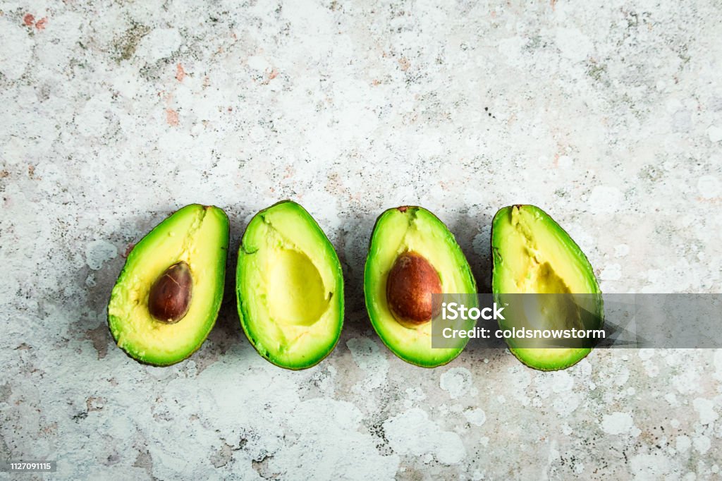 Vista aérea de aguacate recién preparada - Foto de stock de Aguacate libre de derechos