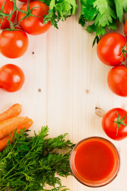 당근, 토마토, c와 다른 야채 주스의 유리 - vegetable juice juice carrot tomato 뉴스 사진 이미지