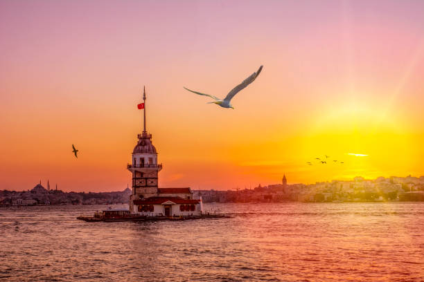 istock Maiden's Tower in istanbul, Turkey 1127147718