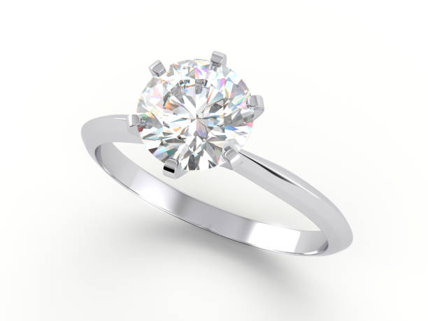 白い背景で隔離のソリティア ダイヤモンドの婚約指輪