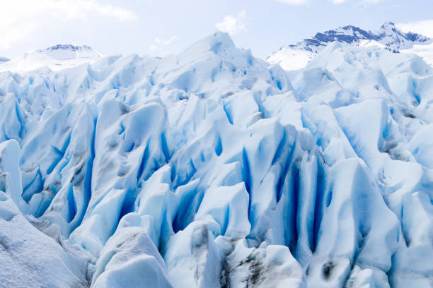 ペリトモレノ氷河氷の形成の詳細ビュー - ice arctic crevasse glacier ストックフォトと画像