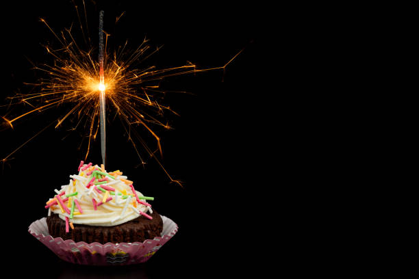 geburtstagskuchen - cupcake birthday birthday cake first place stock-fotos und bilder