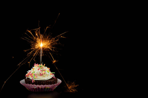 birthday cake - cupcake birthday birthday cake first place imagens e fotografias de stock