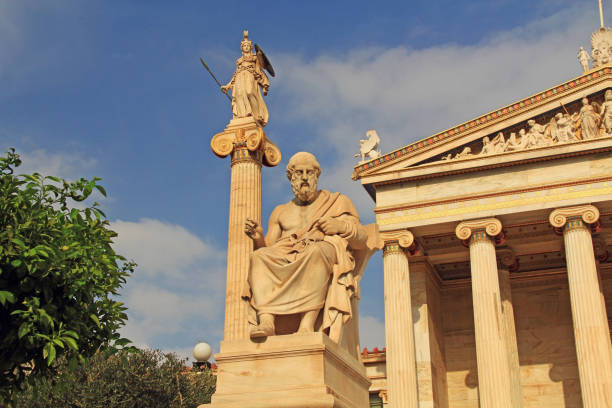 statue all'accademia nazionale delle arti di atene, grecia - copy space minerva greek culture athens greece foto e immagini stock