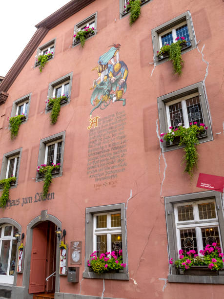 facade of the inn gasthaus zum loewen in staufen im breisgau, germany - faust imagens e fotografias de stock