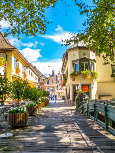 vista da neumagenbruecke o dal ponte su neumagen a staufen im breisgau, germania - faust foto e immagini stock