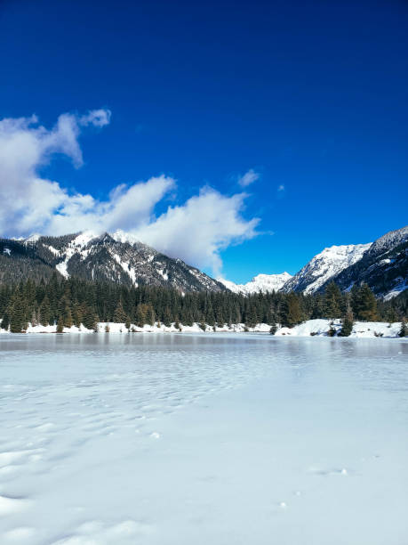 istock Snohomish pass,  lake Gold crrek pon 1127196709