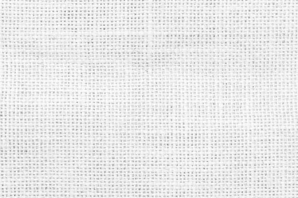 juta hessian bianco sacco tessuto tela tessuto motivo motivo sfondo in vecchio colore grigio chiaro invecchiato - gauze textile gray textured foto e immagini stock