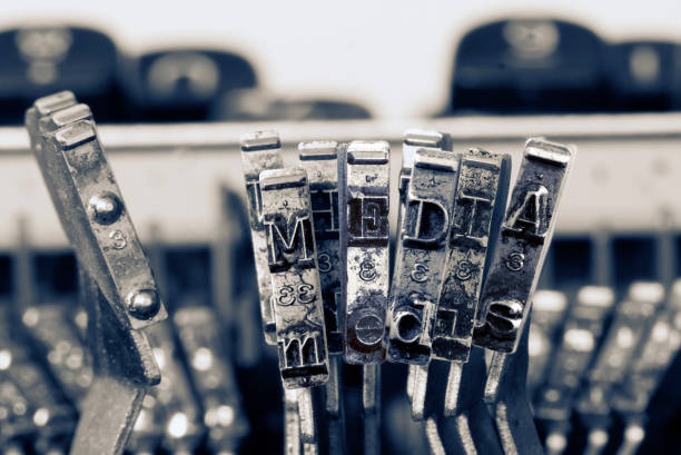 the word media with old typewriter hammers - typewriter retro revival old fashioned the media imagens e fotografias de stock