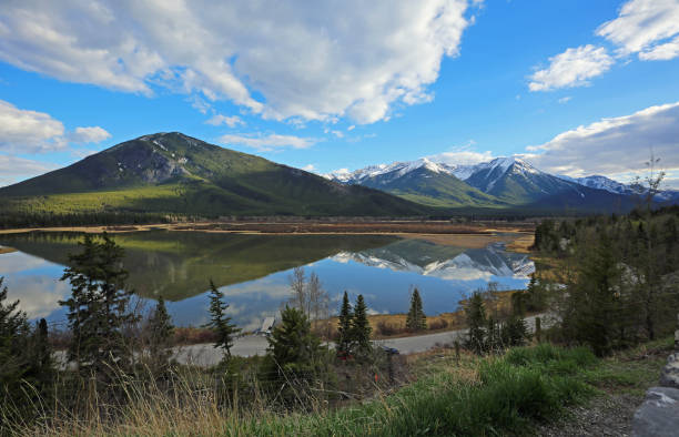 istock Vermilion Lakes landscape 1127229366