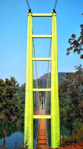 ponte rio kali em shivapura yellapur - metal gates - fotografias e filmes do acervo