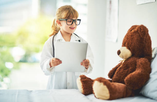istock Tell me where it hurts, Teddy 1127249445