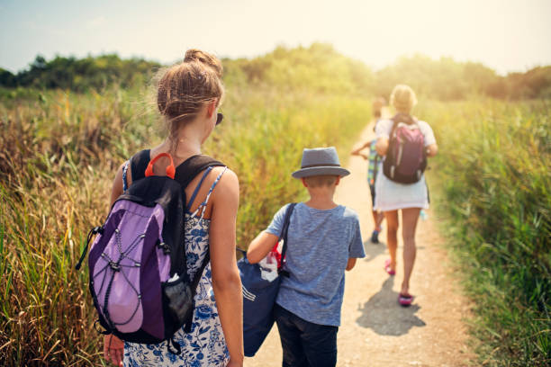 istock Family going to the beach 1127256195