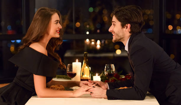 istock Loving couple in a restaurant 1127259146