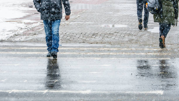 istock Winter City Slippery Sidewalk 1127308035