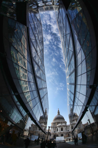 istock Modern architecture in contrast to the old in London, UK 1127309647