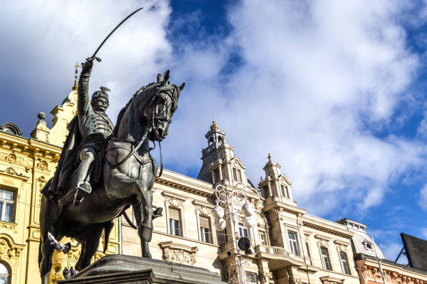 josip jelačić statue in zagreb, croatia - architectural styles animal horse europe imagens e fotografias de stock