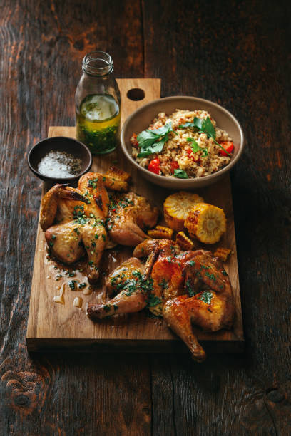 pollos enteros abiertos a la plancha - rotisserie chicken meat dinner fotografías e imágenes de stock