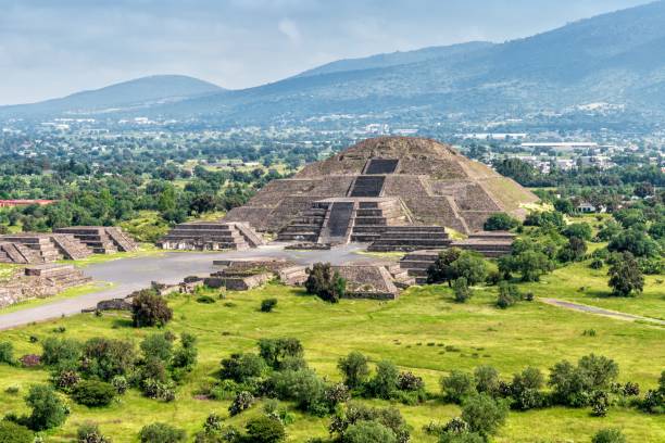 pirámides de teotihuacán, ciudad de méxico - teotihuacan fotografías e imágenes de stock