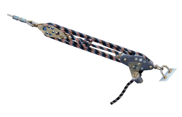 The hoist is used to lift heavy objects or sail on a boat to fold the sails. The reduction rate is measured by the number of strands.