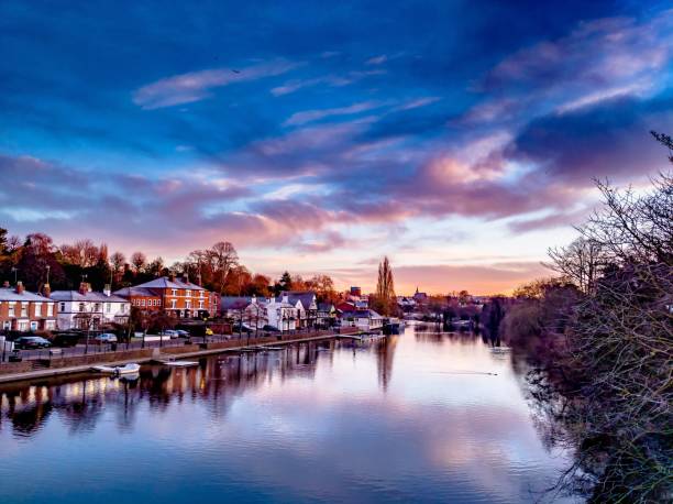 alba sul fiume dee chester - cheshire foto e immagini stock